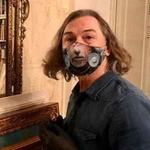  изображение для новости Никас Сафронов передал УлГУ защитные маски с авторским дизайном